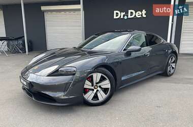 Седан Porsche Taycan 2022 в 