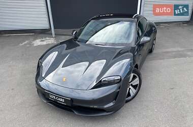Седан Porsche Taycan 2022 в 