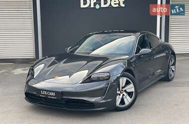 Седан Porsche Taycan 2022 в 