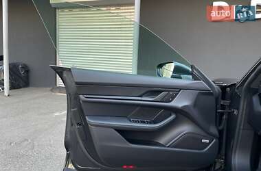 Седан Porsche Taycan 2022 в 