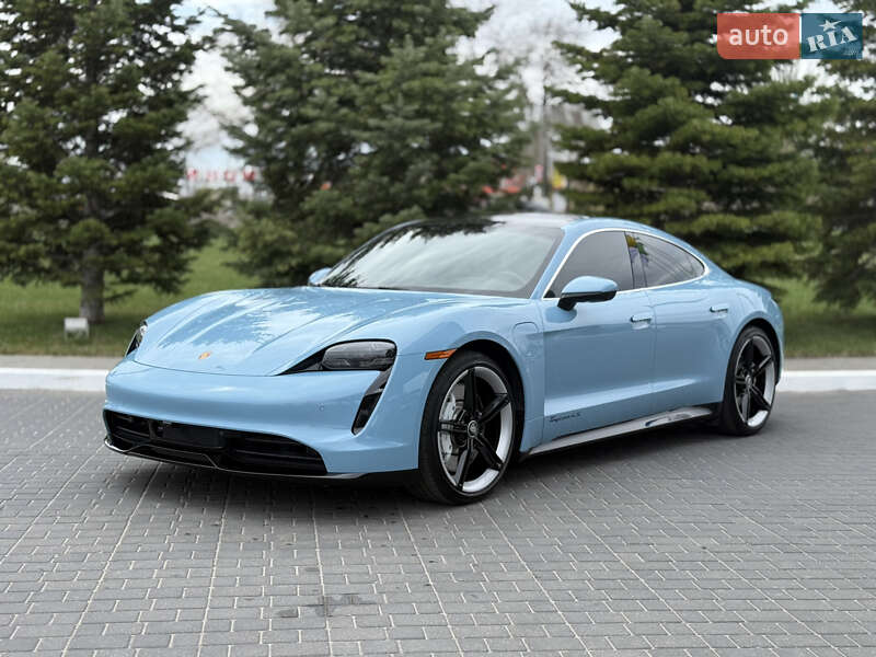 Porsche Taycan 2021