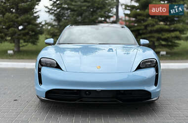 Седан Porsche Taycan 2021 в 