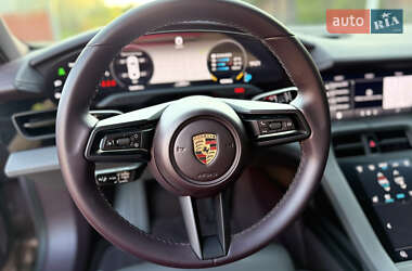 Седан Porsche Taycan 2022 в 