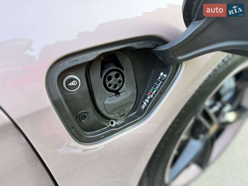 Седан Porsche Taycan 2022 в Ровно фото 36 Седан Porsche Taycan 2022 в Ровно