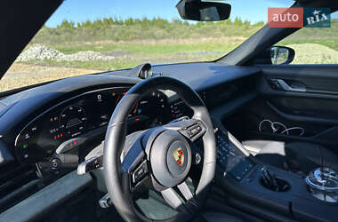 Седан Porsche Taycan 2021 в 