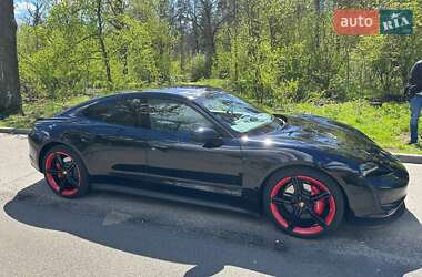 Седан Porsche Taycan 2020 в 