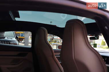 Седан Porsche Taycan 2021 в 