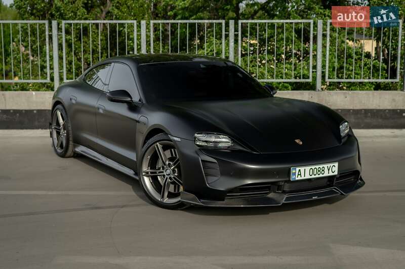 Седан Porsche Taycan 2021 в 