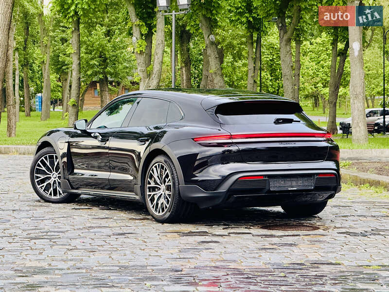 Седан Porsche Taycan 2022 в Киеве