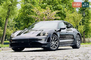 Седан Porsche Taycan 2022 в 