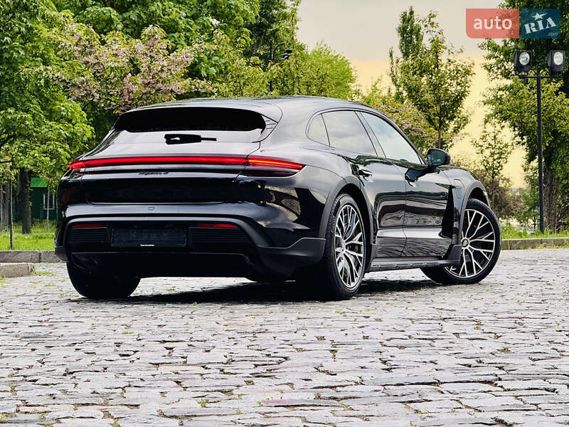 Седан Porsche Taycan 2022 в Киеве