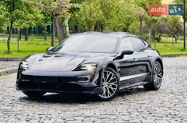 Седан Porsche Taycan 2022 в 