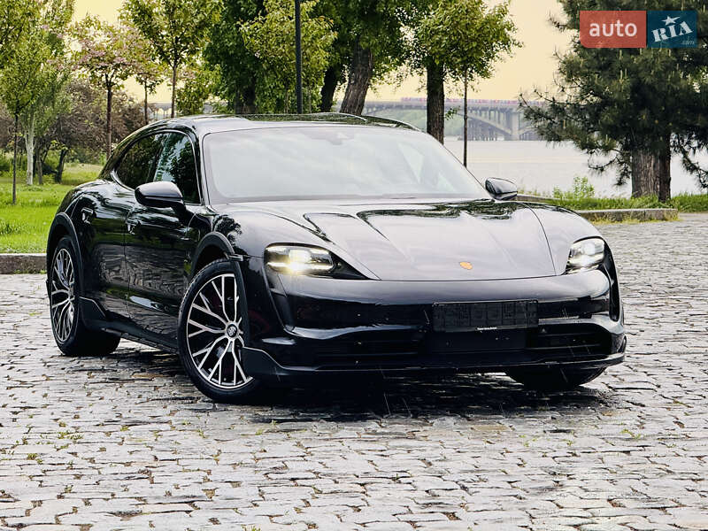Седан Porsche Taycan 2022 в Киеве