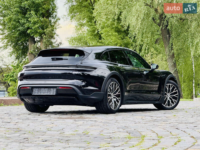 Седан Porsche Taycan 2022 в Киеве