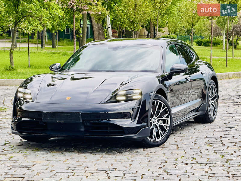 Седан Porsche Taycan 2022 в Киеве
