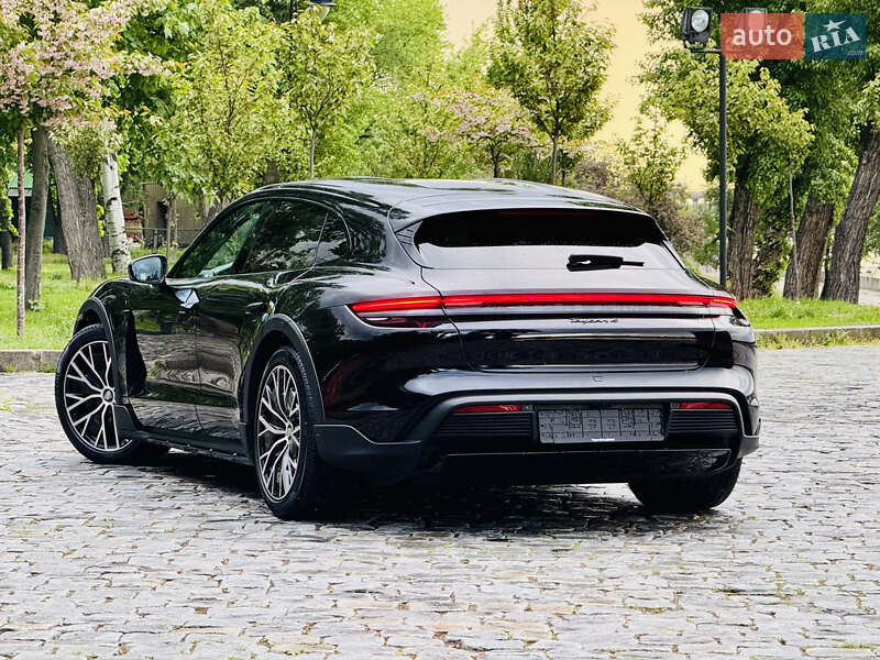 Седан Porsche Taycan 2022 в Киеве