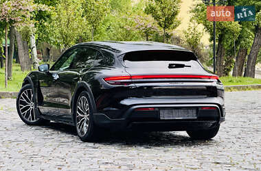 Седан Porsche Taycan 2022 в 