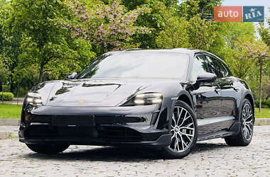 Седан Porsche Taycan 2022 в 