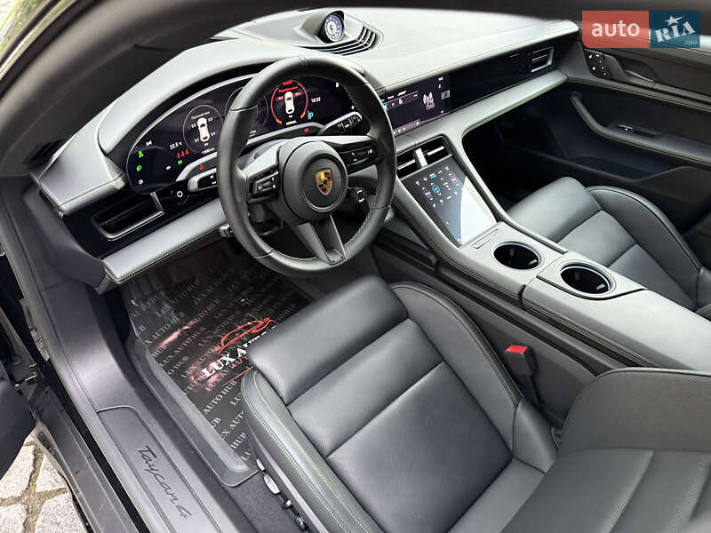 Седан Porsche Taycan 2022 в Киеве