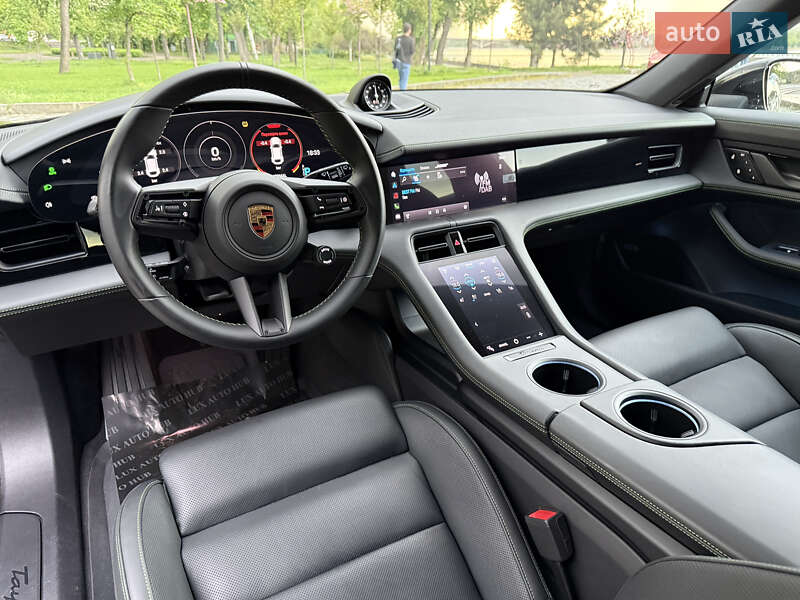 Седан Porsche Taycan 2022 в Киеве