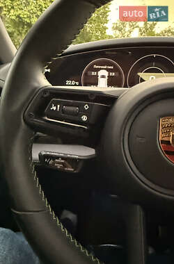 Седан Porsche Taycan 2022 в 