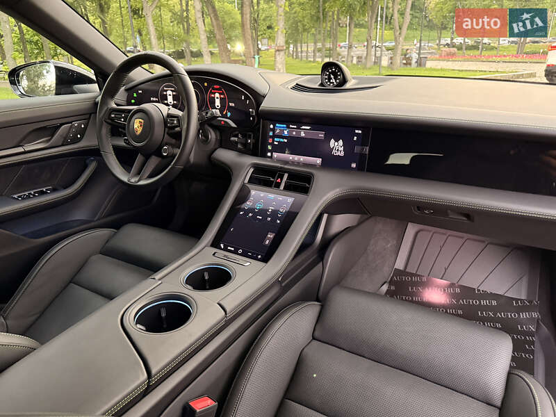 Седан Porsche Taycan 2022 в Києві