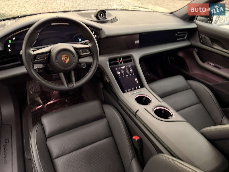 Седан Porsche Taycan 2022 в Киеве