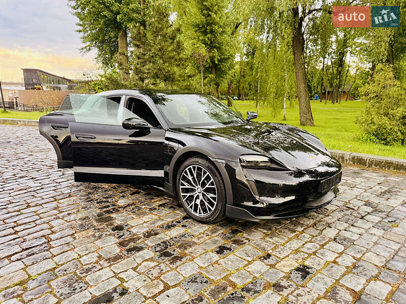 Седан Porsche Taycan 2022 в Киеве