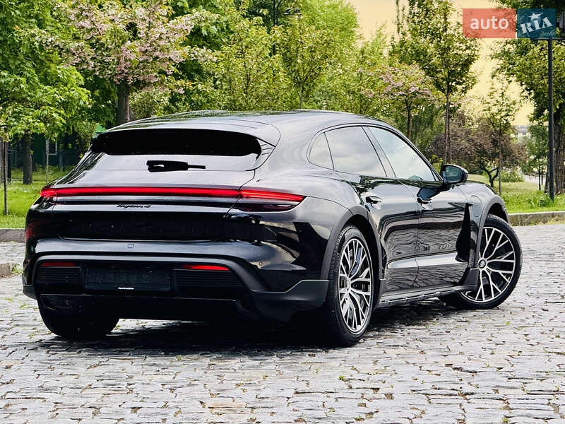 Седан Porsche Taycan 2022 в Киеве
