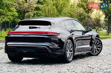 Седан Porsche Taycan 2022 в 