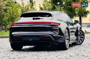 Седан Porsche Taycan 2022 в 