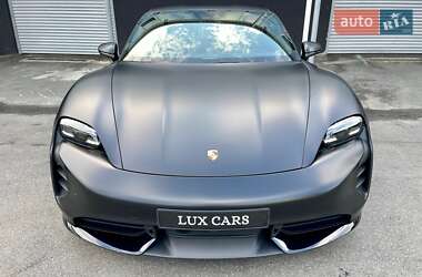 Седан Porsche Taycan 2020 в 