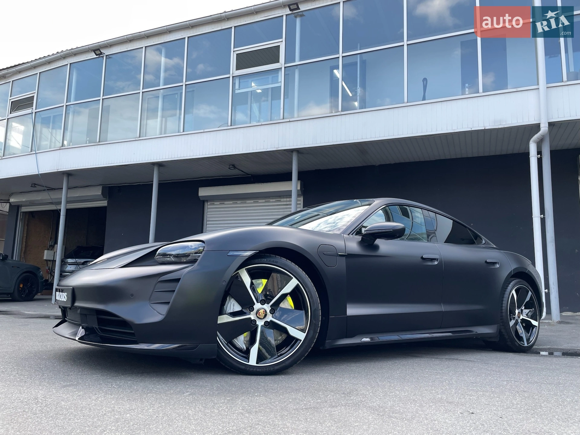 2020 Porsche Taycan - мініатюра 9