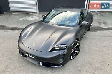 Седан Porsche Taycan 2020 в 