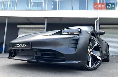 Седан Porsche Taycan 2020 в 