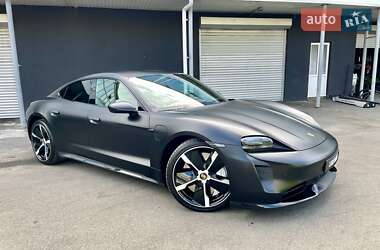 Седан Porsche Taycan 2020 в 