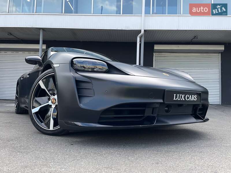 Седан Porsche Taycan 2020 в Киеве
