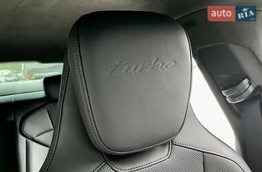 Седан Porsche Taycan 2020 в 