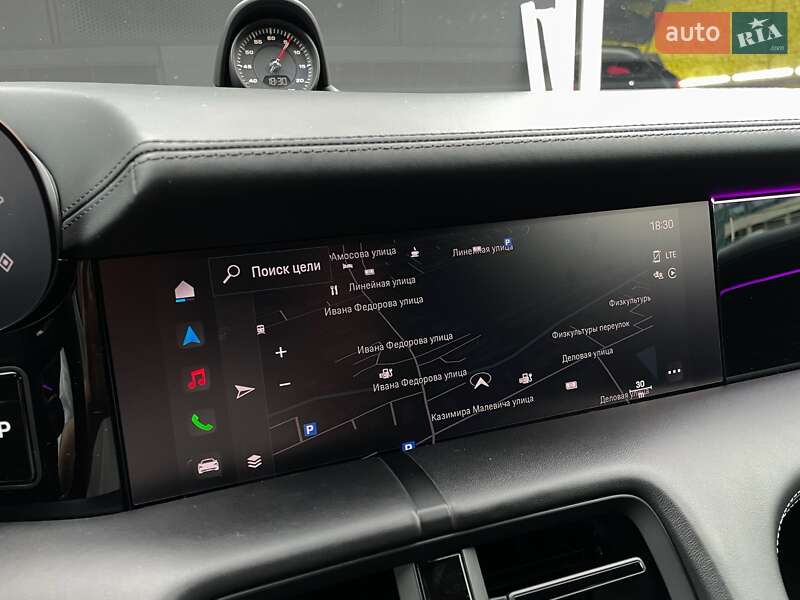 Седан Porsche Taycan 2020 в Киеве