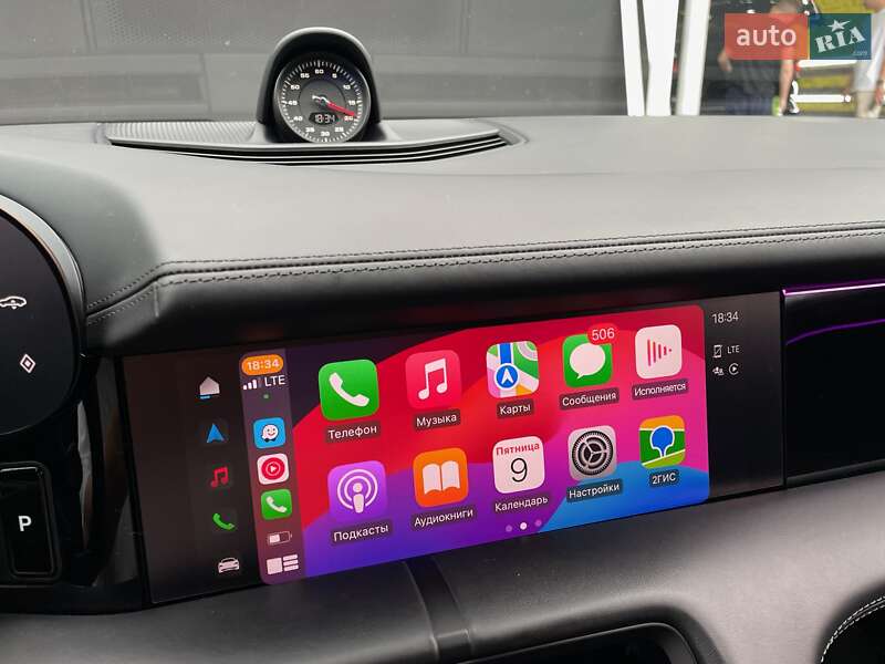 Седан Porsche Taycan 2020 в Киеве