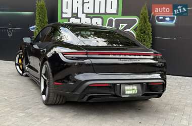 Седан Porsche Taycan 2019 в 