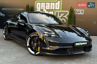 Седан Porsche Taycan 2019 в 