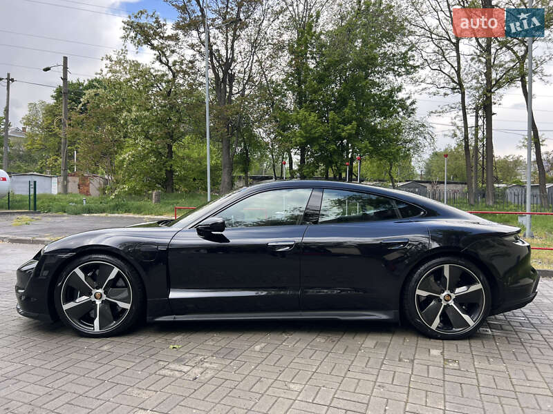 Седан Porsche Taycan 2020 в Днепре