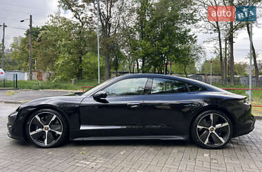 Седан Porsche Taycan 2020 в 