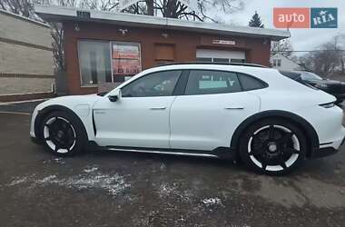 Седан Porsche Taycan 2022 в 
