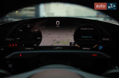 Седан Porsche Taycan 2023 в 