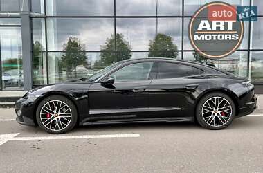 Седан Porsche Taycan 2021 в 
