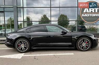 Седан Porsche Taycan 2021 в 