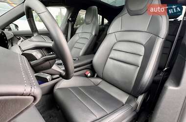 Седан Porsche Taycan 2021 в 