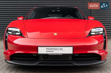 Седан Porsche Taycan 2021 в 